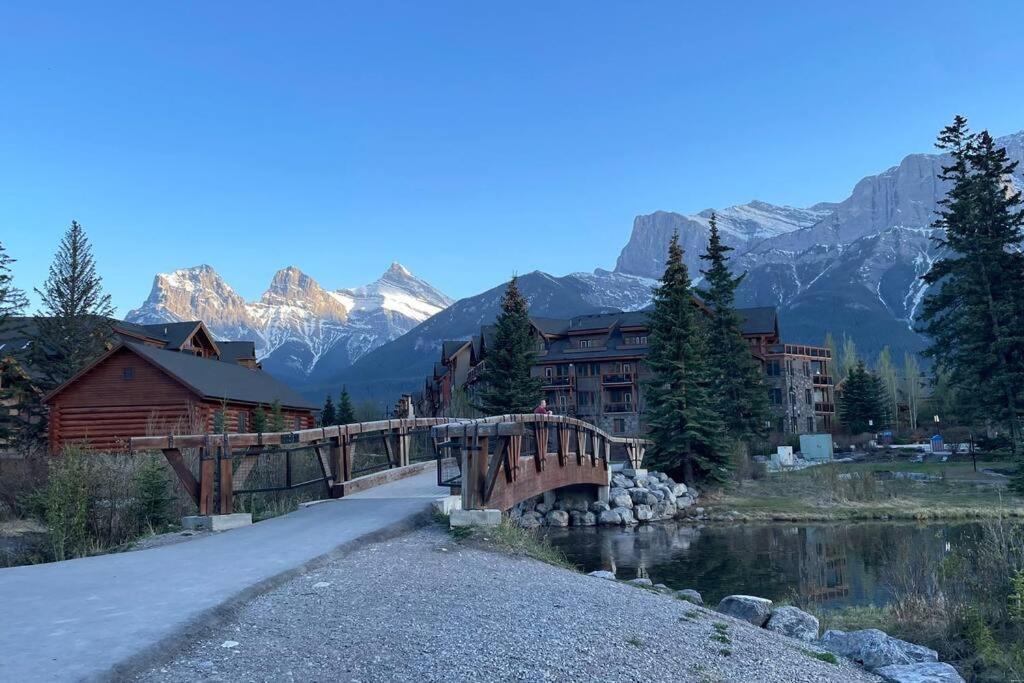 Unit #204 Cozy Mountain View 2Br In Canmore Downtown Lejlighed Eksteriør billede