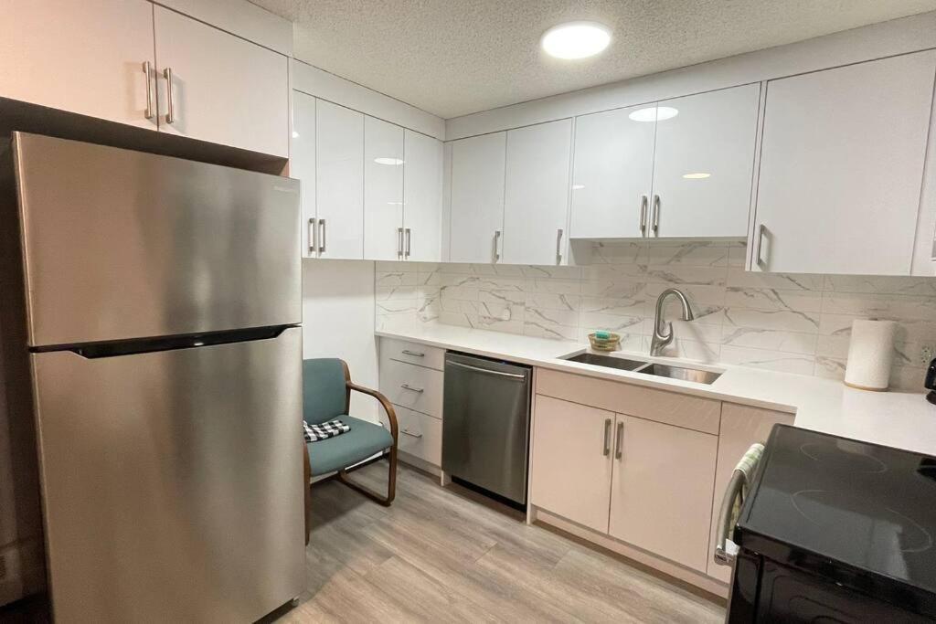 Unit #204 Cozy Mountain View 2Br In Canmore Downtown Eksteriør billede
