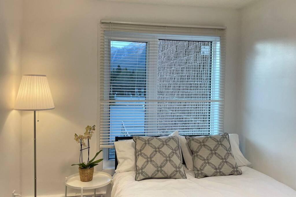 Unit #204 Cozy Mountain View 2Br In Canmore Downtown Eksteriør billede