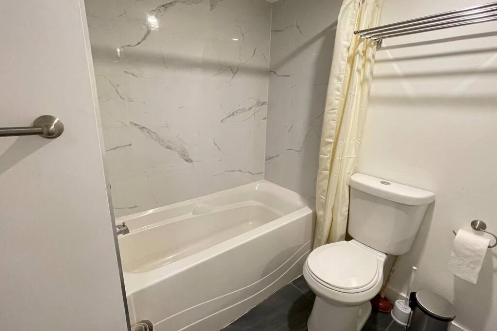 Unit #204 Cozy Mountain View 2Br In Canmore Downtown Eksteriør billede