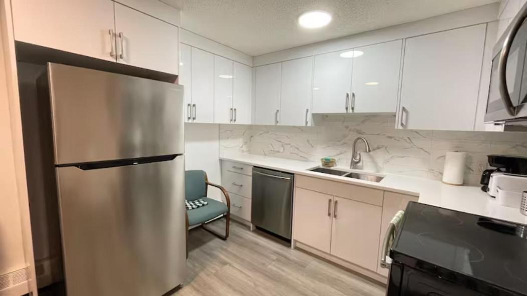 Unit #204 Cozy Mountain View 2Br In Canmore Downtown Eksteriør billede